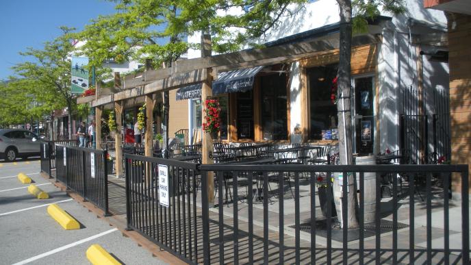 sidewalk patio